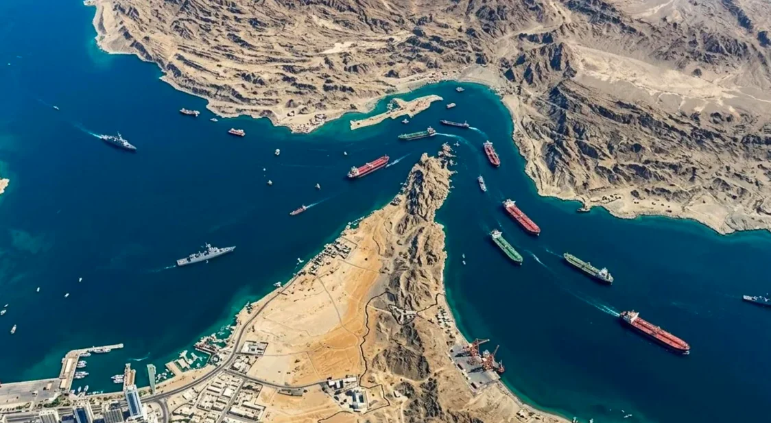 Trump’a abluka resti! İran Hürmüz Boğazı’nı yeniden kapattı