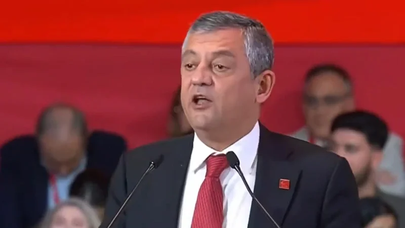 Özgür Özel’den Barselona’da ‘savaşa hayır’ mesajı